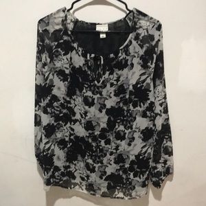 Black and gray long sleeve blouse